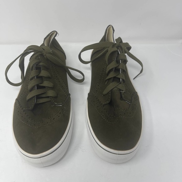 Yasirun Green Brogue Detail Sneaker in Size 10 New Without Box - Picture 3 of 8